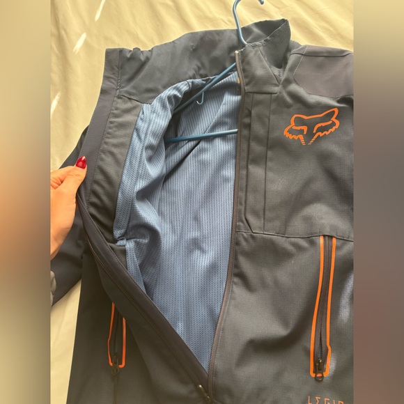 Fox jacket or windbreaker - Picture 5 of 6